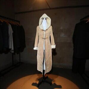 TAN TRENCH COAT